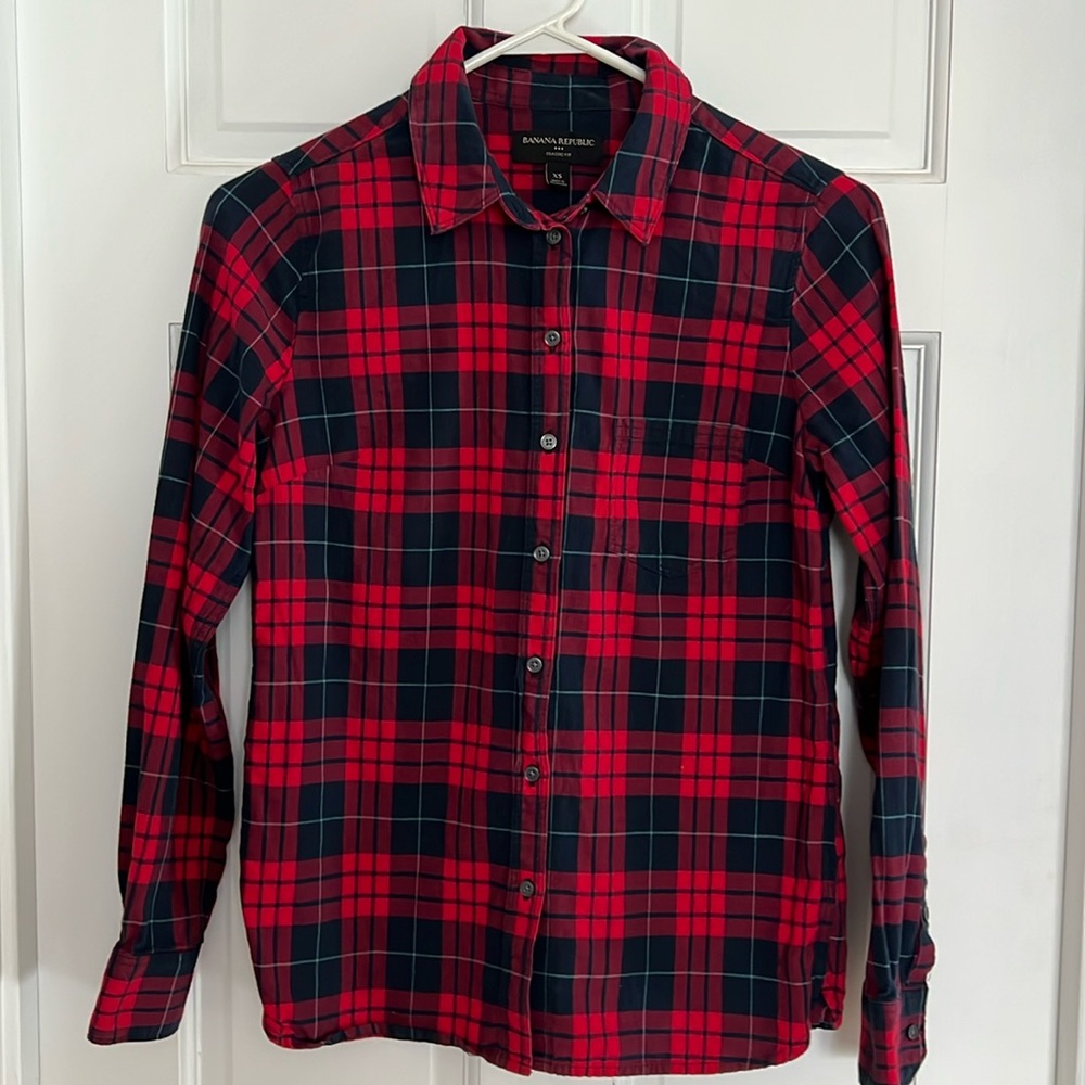 Banana Republic women’s plaid dresss shirt size x-small.